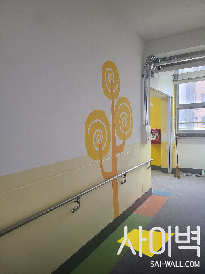 대동초등학교 계단벽화 벽화 시공 사진 5